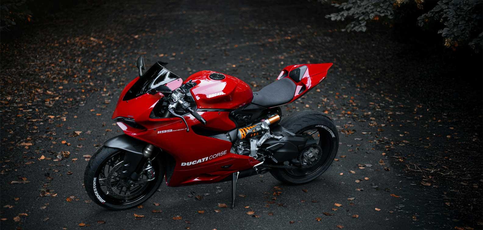 Top Superbikes in India & World: Speed, Specs & Prices in 2025